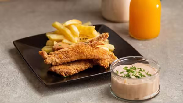 4 Chicken Strips, Reg Fries
